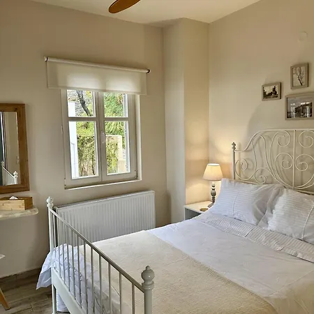 Luxury At Pelion- Ruby *